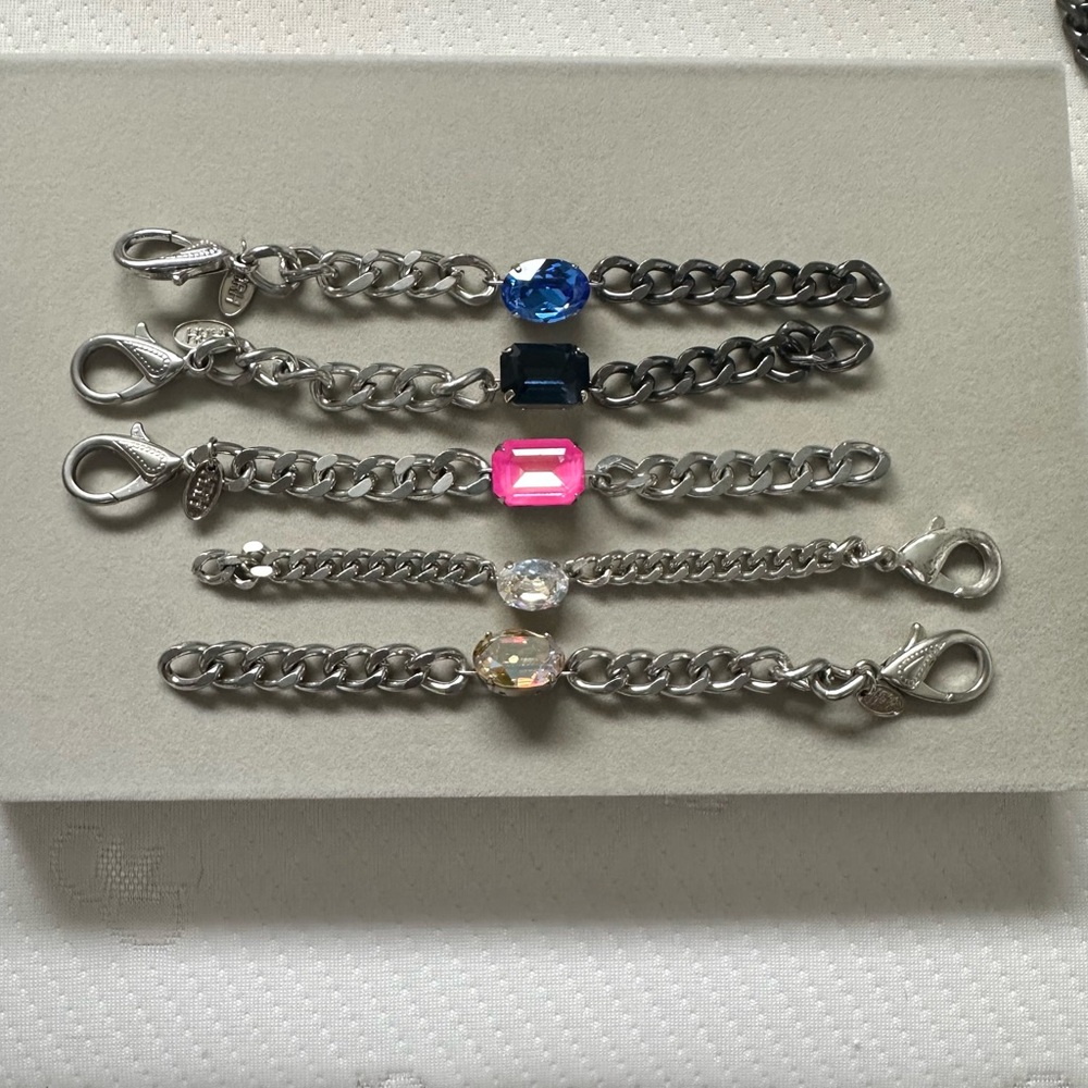 HRH Collection VINTAGE AND RARE BRACELETS - Picture 3 of 4